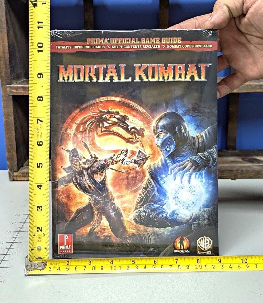 Prima Games Mortal Kombat Strategy Guide w/ Fatality Reference Cards 2011